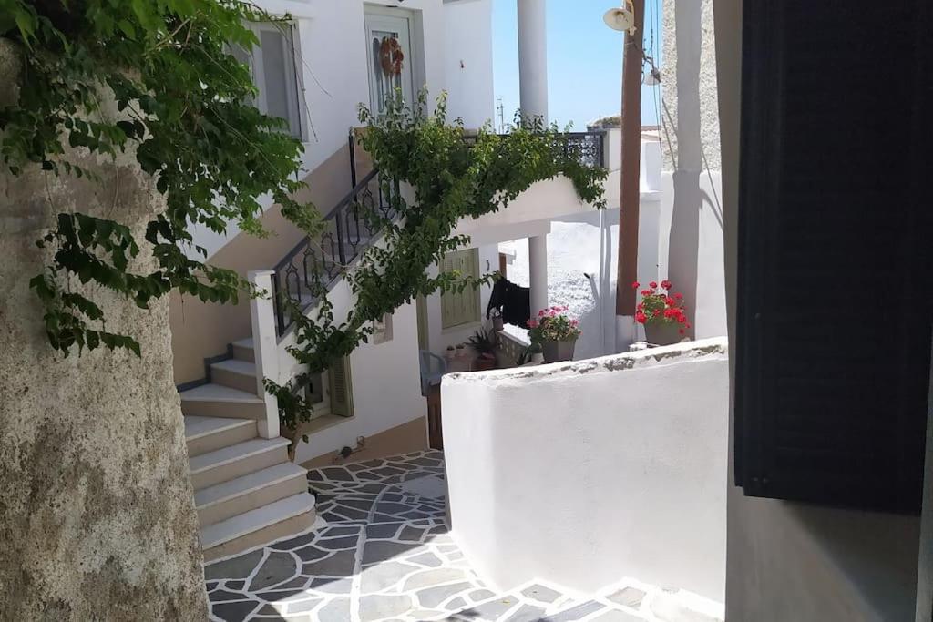 Willa Naxion Esti - Διαμονή Στην Παλιά Χώρα Της Νάξου Naxos City Zewnętrze zdjęcie